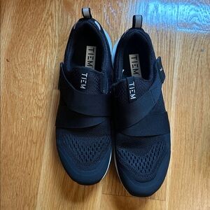 TIEM Black Spinning Shoes